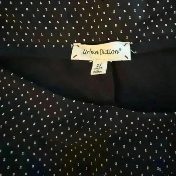 Size 2X Plus Size Pull-on pant in Black with White Polka dots - Picture 9 of 13